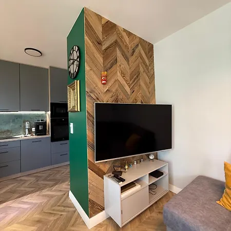 Apartment Krisa Z Ogrodkiem