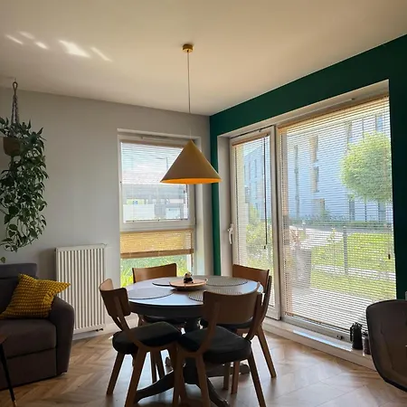 Krisa Z Ogrodkiem Apartment